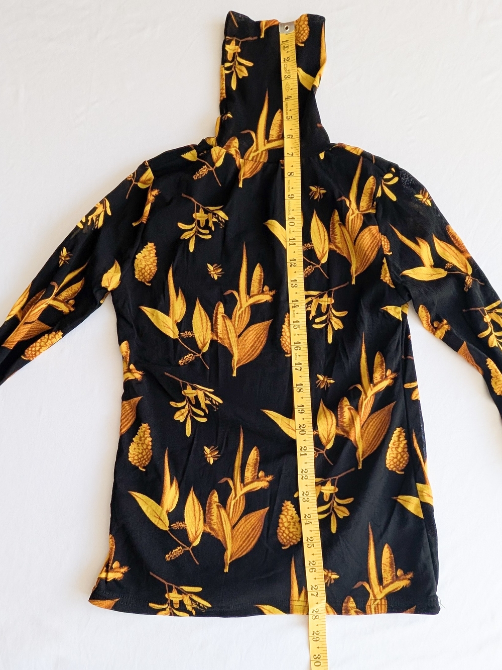 Shear Stretch Black And Gold Mesh Long Sleeve Turtle Neck Women's Small - Medium - Picture 7 of 7